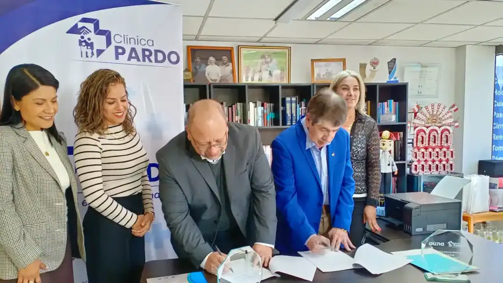 Clínica Pardo firma convenio con AUNA
